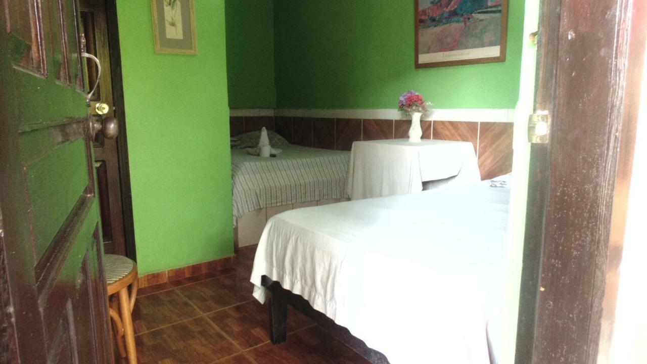 Hotel Economico Roatán Exterior foto