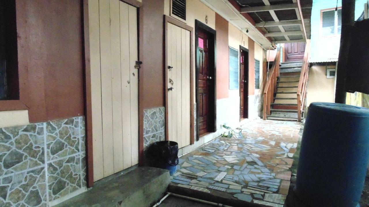 Hotel Economico Roatán Exterior foto