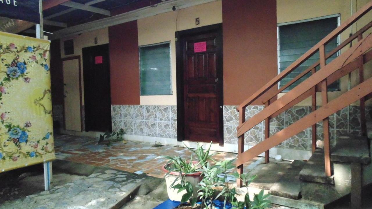 Hotel Economico Roatán Exterior foto